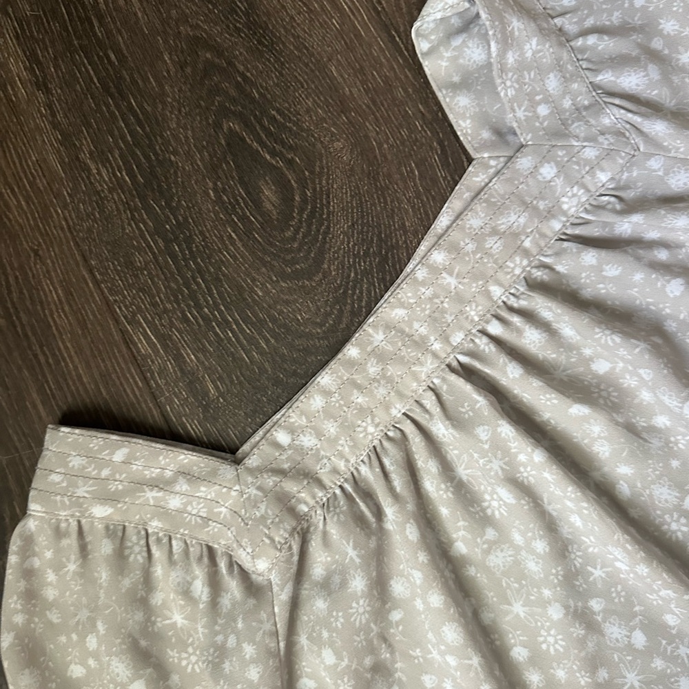 LC Lauren Conrad Cream Floral Blouse - Picture 3 of 5